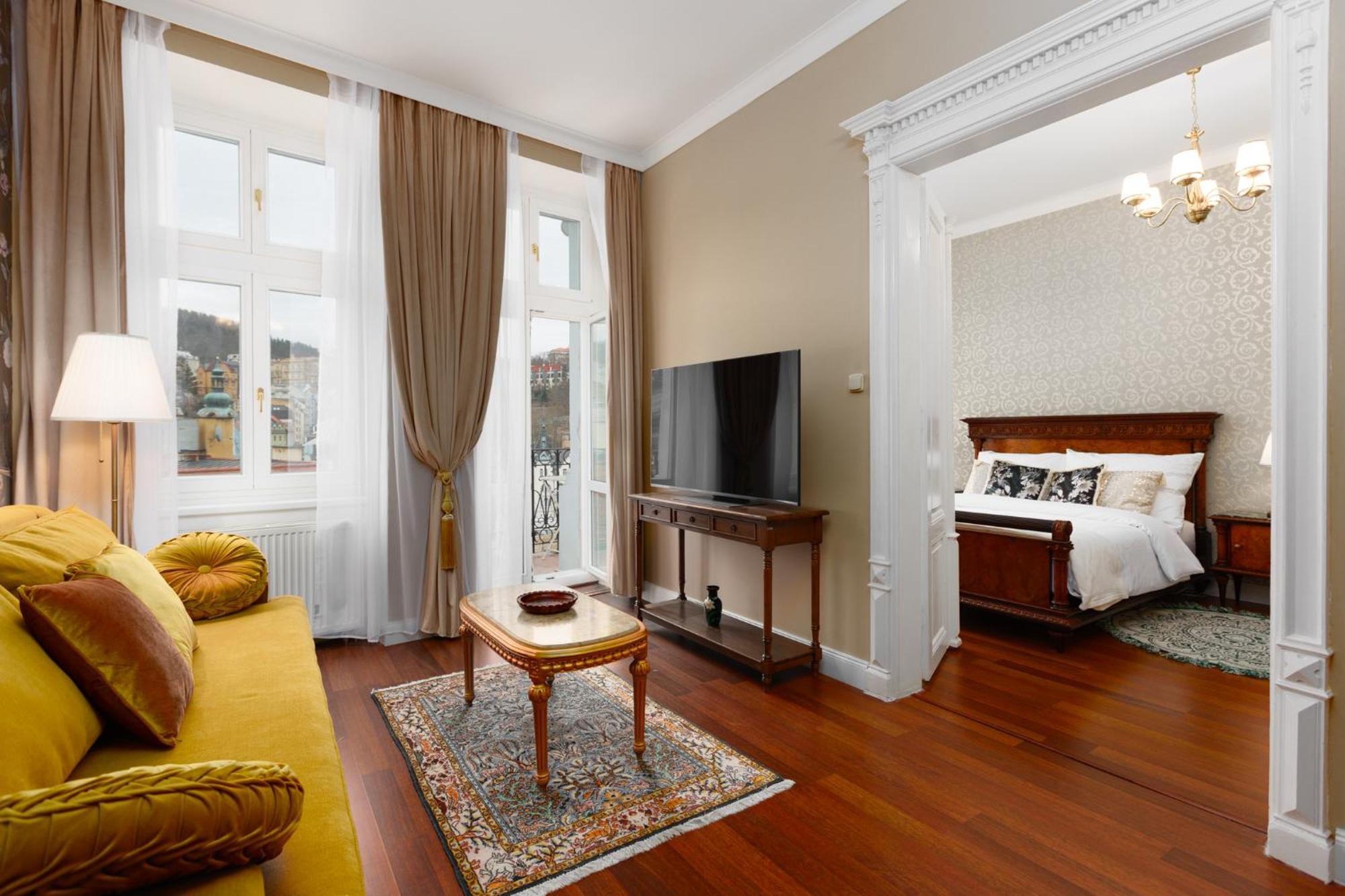 Rezidence Makart Apartment การ์โลวีวารี ภายนอก รูปภาพ